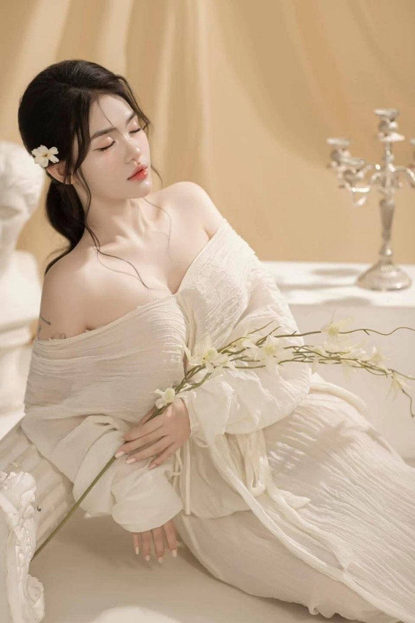 ôn lại kỷ niệm với bạn gái cũ ngày càng xinh ngon